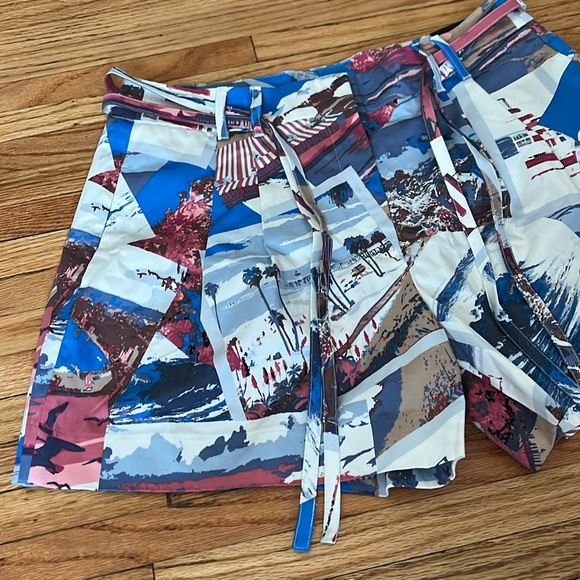 NWT White House Black Market Short / Size 12 / Multi Color / New - Picture 3 of 7